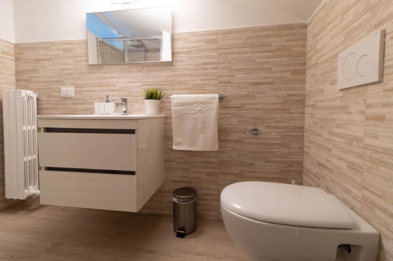 Apartamento Lapiccolina Desenzano del Garda Exterior foto